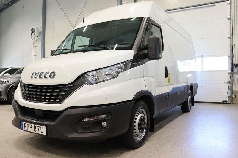 Vit Begagnad 2022 Iveco Daily Van | 337 200 kr (Bra pris) - Bild 1/4