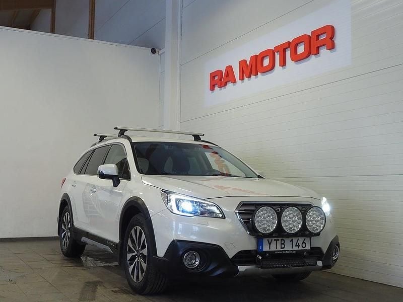 Begagnad Subaru Outback 175 HK (128 kW) 2017 Vit Kombi