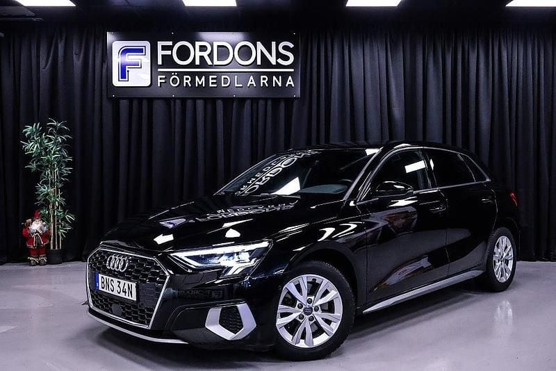 Svart Begagnad 2020 Audi A3 Sportback Advanced Halvkombi | 229 900 kr (Marknadspris) - Bild 1/4