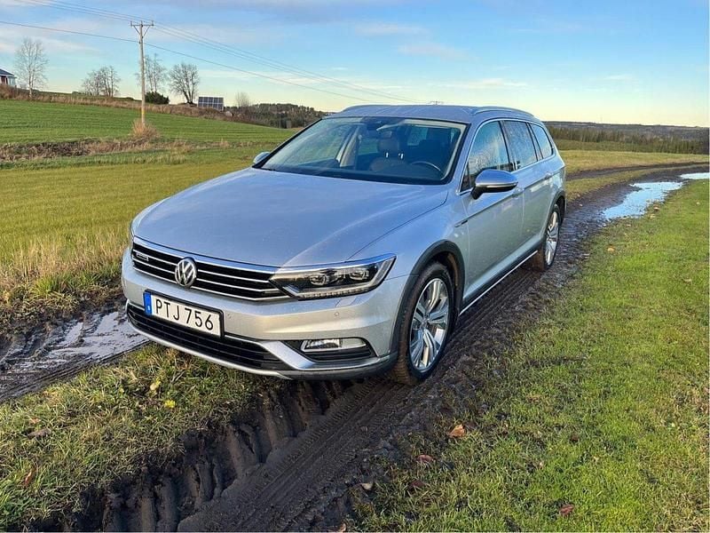Silver Begagnad 2018 VW Passat Alltrack Kombi | 195 000 kr (Marknadspris) - Bild 1/4