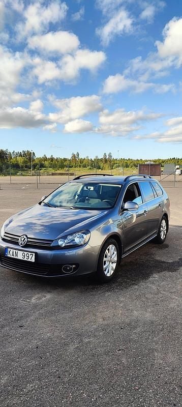 Begagnad VW Golf VI 122 HK (89 kW) 2010 Gray metallic Halvkombi