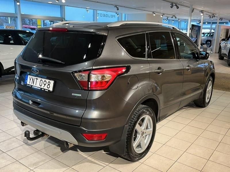 Begagnad Ford Kuga Titanium 150 HK (110 kW) 2017 Grå SUV