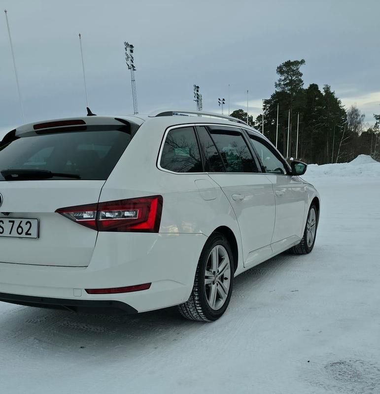 Begagnad Skoda Superb 190 HK (139 kW) 2019 Kombi