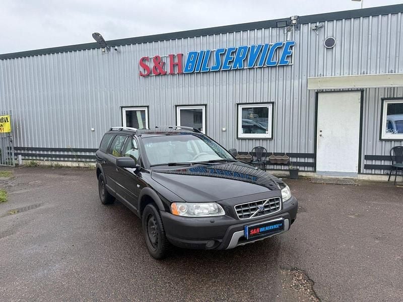 Svart Begagnad 2005 Volvo XC70 Summum SUV | 36 900 kr (Marknadspris) - Bild 1/4