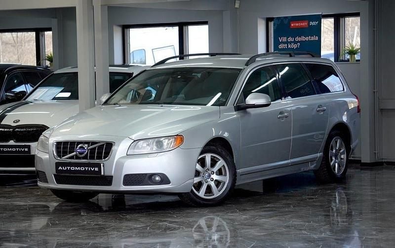 Grå Begagnad 2012 Volvo V70 Momentum Kombi | 44 900 kr (Marknadspris) - Bild 1/4