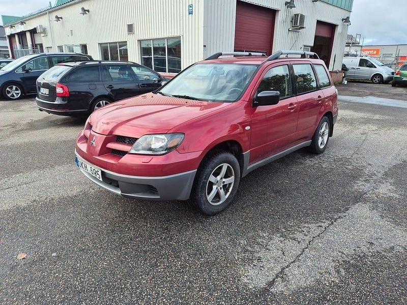 Röd Begagnad 2003 Mitsubishi Outlander Comfort Edition SUV | 12 900 kr (Superpris) - Bild 1/4