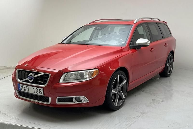 Röd Begagnad 2013 Volvo V70 R-Design Kombi | 90 000 kr (Bra pris) - Bild 1/4