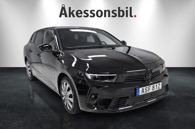 Svart Begagnad 2024 Opel Astra Kombi | 259 000 kr (Marknadspris) - Bild 1/4