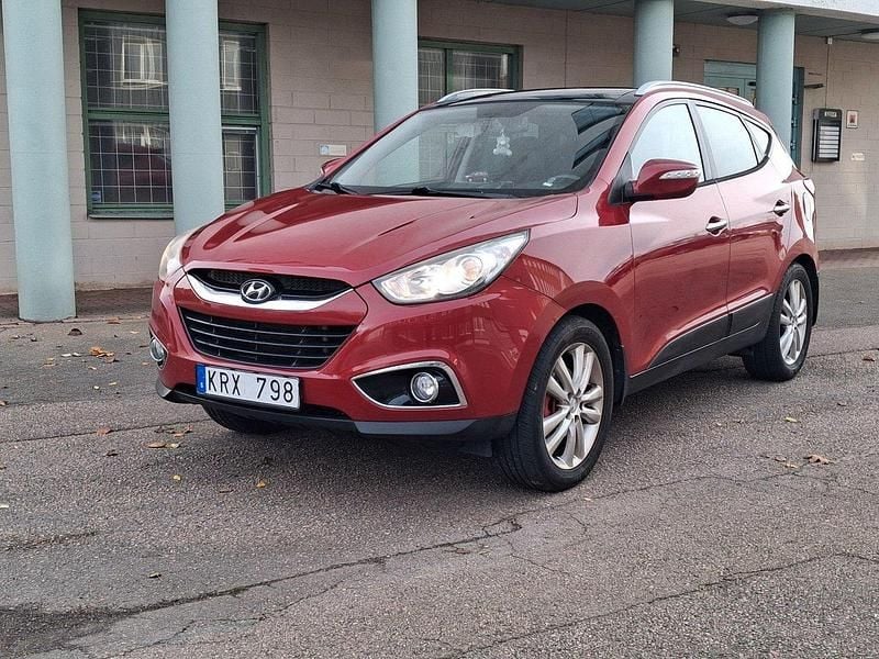 Röd Begagnad 2011 Hyundai ix35 SUV | 89 900 kr (Marknadspris) - Bild 1/4