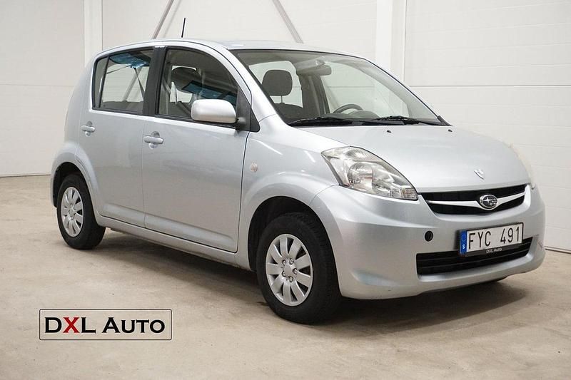 Ljusgrå (grå) Begagnad 2007 Subaru Justy Halvkombi | 19 900 kr - Bild 1/4