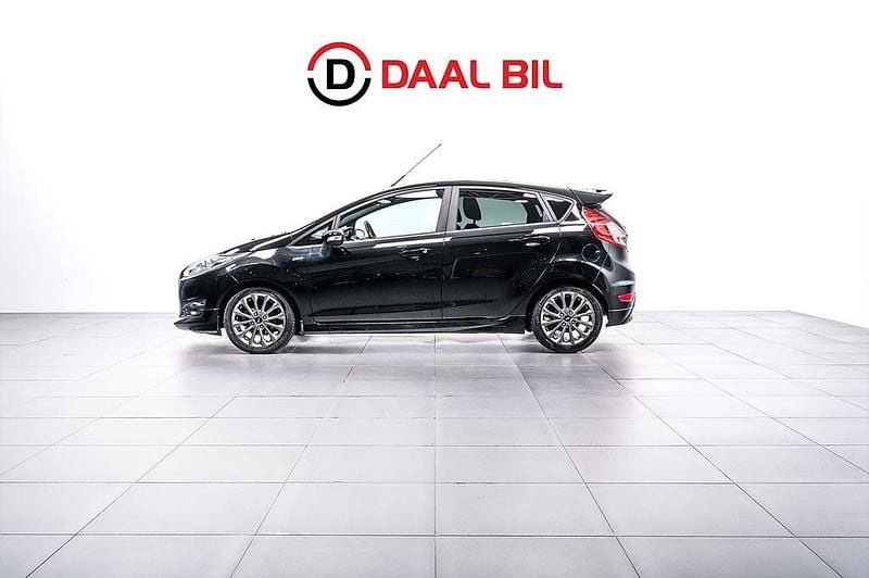 Begagnad Ford Fiesta ST-Line 101 HK (74 kW) 2017 Svart Halvkombi