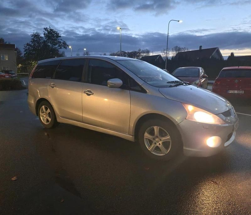 Silver Begagnad 2006 Mitsubishi Grandis Minibuss | 22 000 kr (Marknadspris) - Bild 1/4