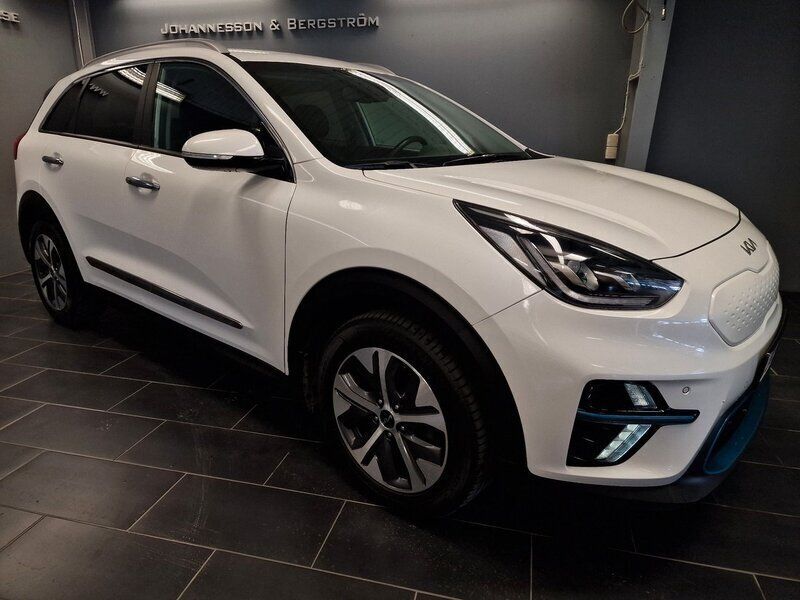 Vit Begagnad 2021 Kia e-Niro Advance SUV | 259 000 kr (Bra pris) - Bild 1/4