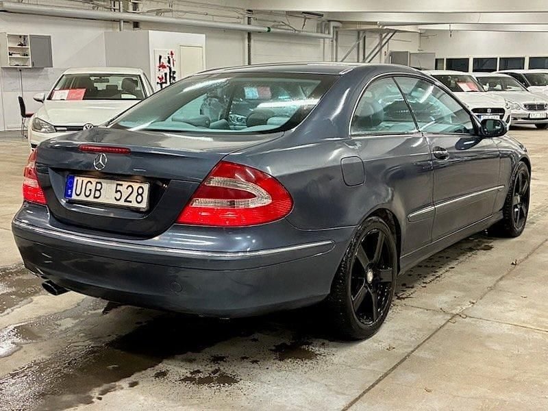 Begagnad Mercedes CLK240 Avantgarde 170 HK (125 kW) 2003 Ljusblå Sportkupé