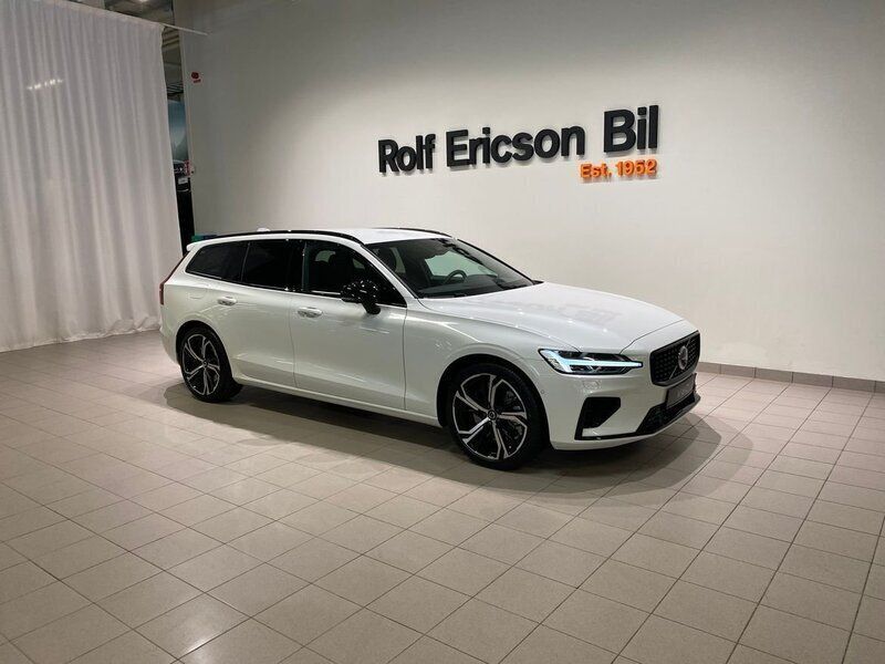 Vit Ny 2025 Volvo V60 Plus Kombi | 559 500 kr (Dyr) - Bild 1/4