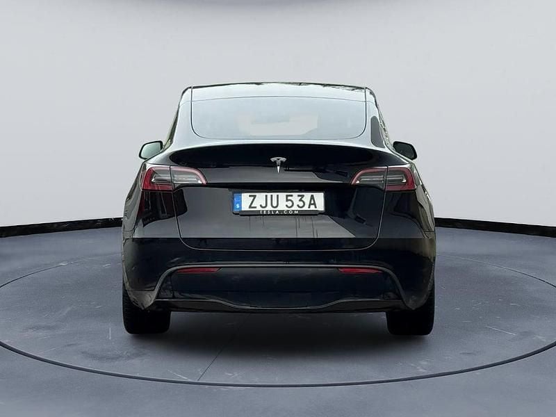 Begagnad Tesla Model Y Standard Range 250 kW (340 HK) 2022 Svart SUV