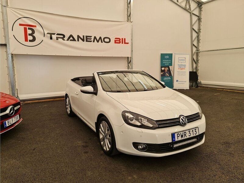Vit Begagnad 2012 VW Golf Cabriolet Cab | 129 000 kr - Bild 1/4