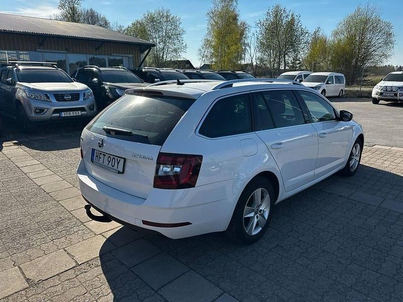 Begagnad Skoda Octavia 116 HK (85 kW) 2018 Vit Kombi