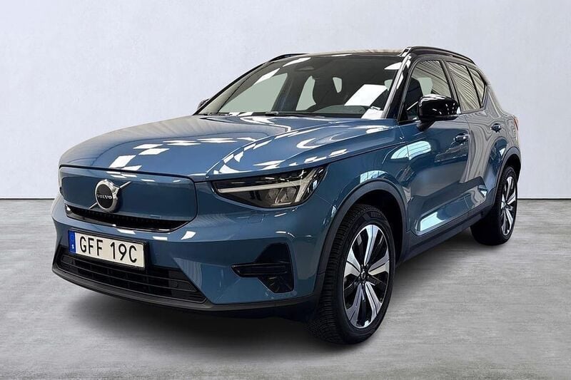 Blå Begagnad 2022 Volvo XC40 Core SUV | 335 000 kr - Bild 1/4