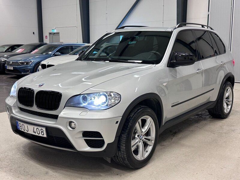 Ljusgrå Begagnad 2011 BMW X5 Shadowline SUV | 179 700 kr (Superpris) - Bild 1/4