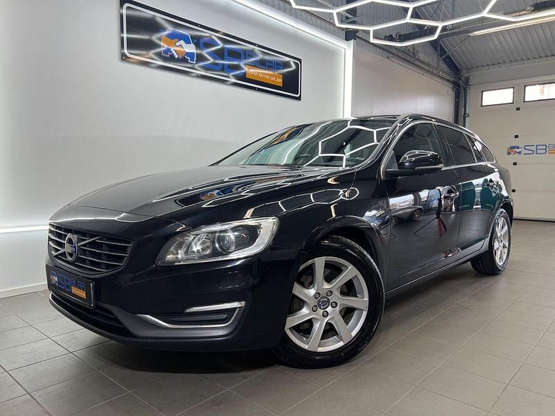 Svart Begagnad 2014 Volvo V60 Momentum Kombi | 99 900 kr (Lite dyr) - Bild 1/4