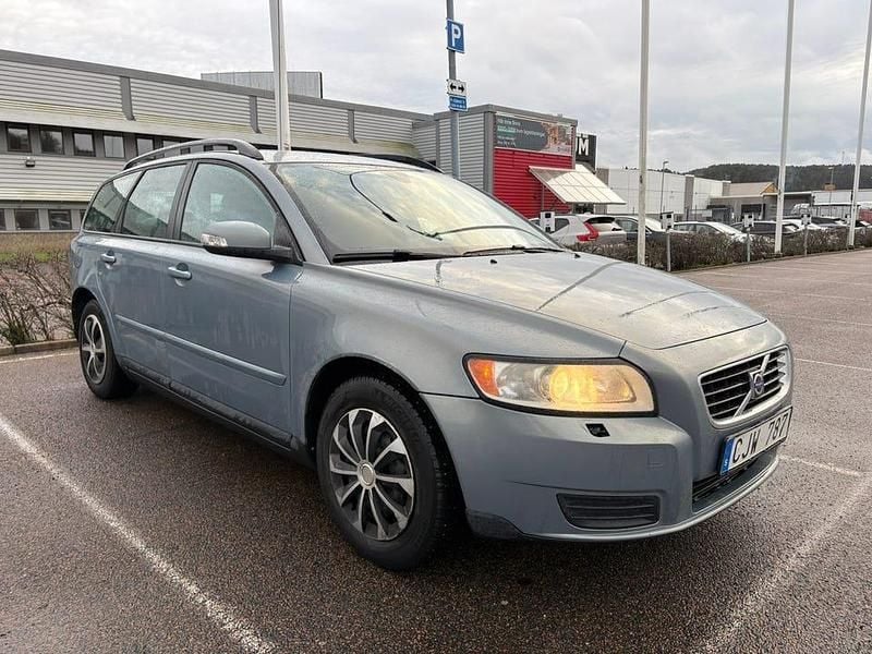 Begagnad 2008 Volvo V50 Kombi | 19 900 kr (Marknadspris) - Bild 1/4