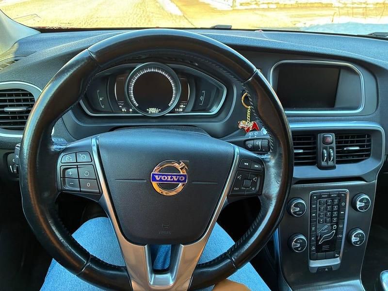 Begagnad Volvo V40 115 HK (84 kW) 2015