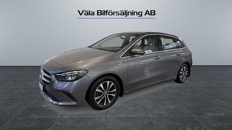 Begagnad Mercedes B200 150 HK (110 kW) 2020 Mörkgrå Minibuss