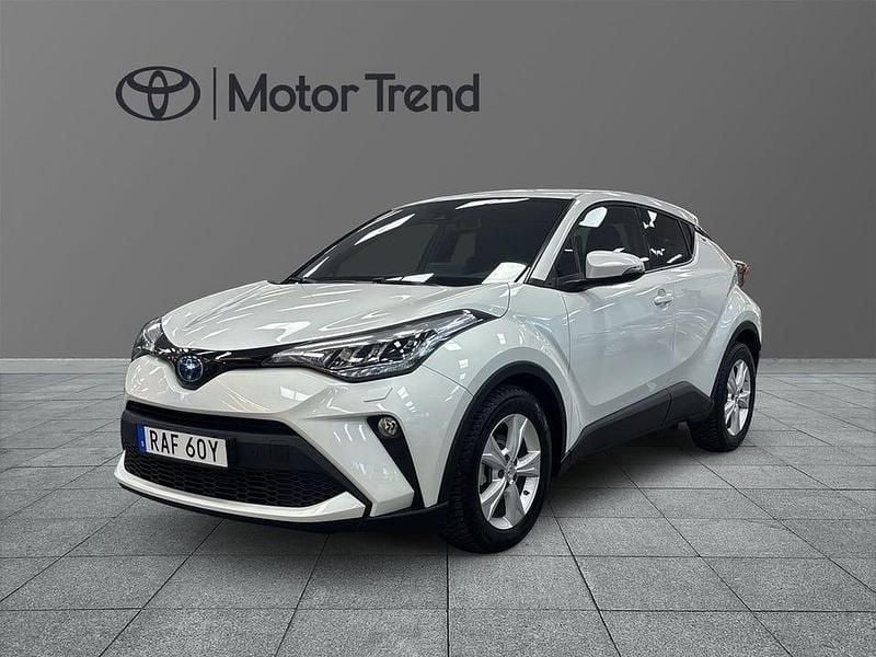 Vit Begagnad 2023 Toyota C-HR Edition SUV | 274 900 kr (Bra pris) - Bild 1/3