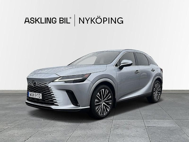 Silver Begagnad 2022 Lexus RX450h+ Executive Line SUV | 689 000 kr - Bild 1/4