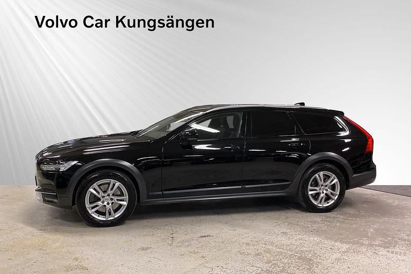 Begagnad Volvo V90 CC Pro 238 HK (175 kW) 2019 Svart Kombi