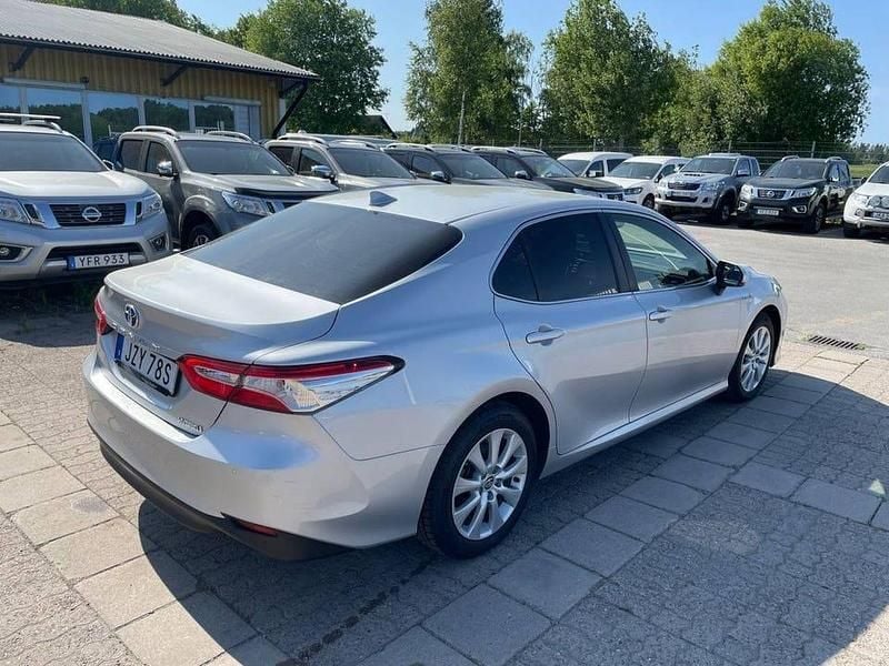 Begagnad Toyota Camry 218 HK (160 kW) 2020 Silver Sedan