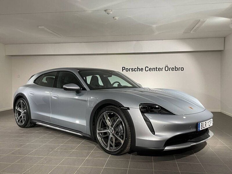 Silver Begagnad 2023 Porsche Taycan Cross Turismo Sedan | 1 049 000 kr - Bild 1/4