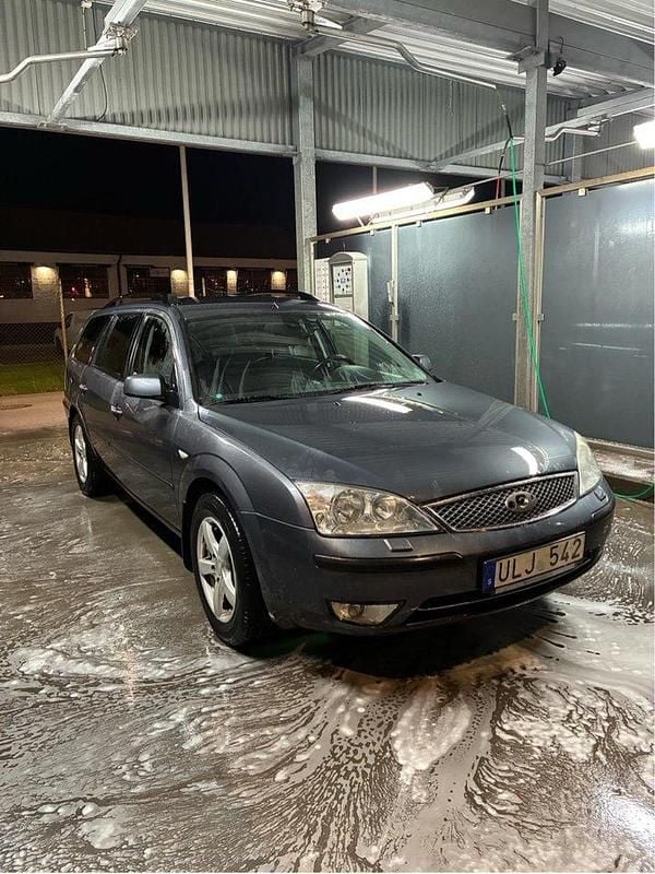Grå Begagnad 2004 Ford Mondeo Kombi | 8 900 kr (Marknadspris) - Bild 1/4