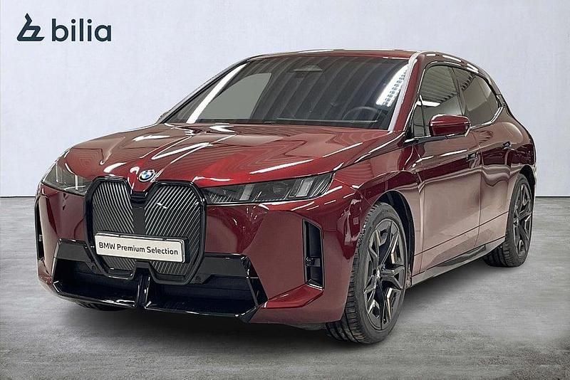Begagnad BMW iX M Sport 484 kW (659 HK) 2025 Röd SUV