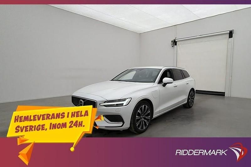 Vit Begagnad 2023 Volvo V60 Core Kombi | 339 800 kr - Bild 1/3