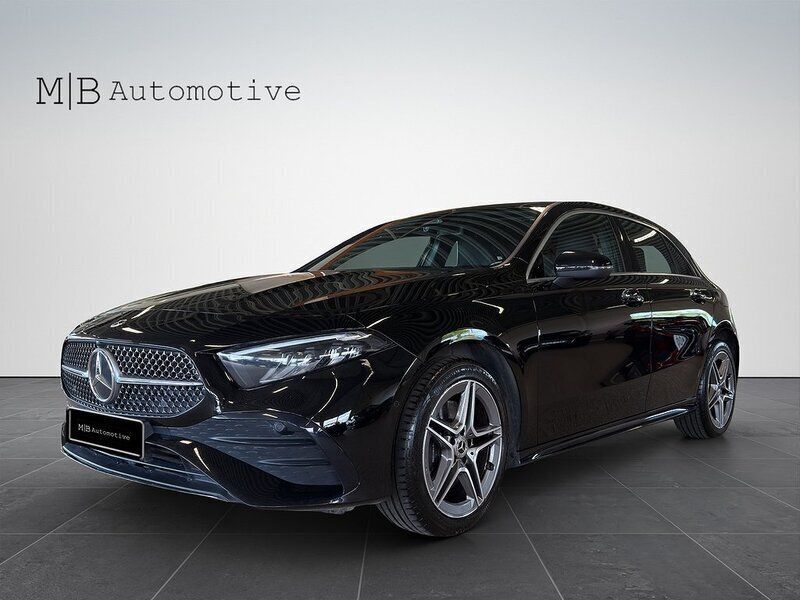 Svart Begagnad 2023 Mercedes A250 AMG line Halvkombi | 369 900 kr (Dyr) - Bild 1/4