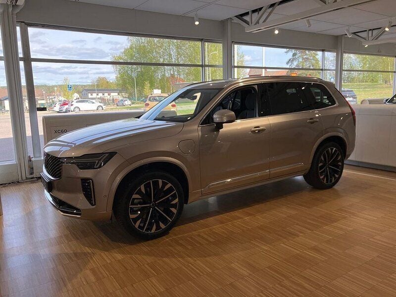 Ljusgrå (grå) Ny 2024 Volvo XC90 Ultra SUV | 1 049 500 kr - Bild 1/4