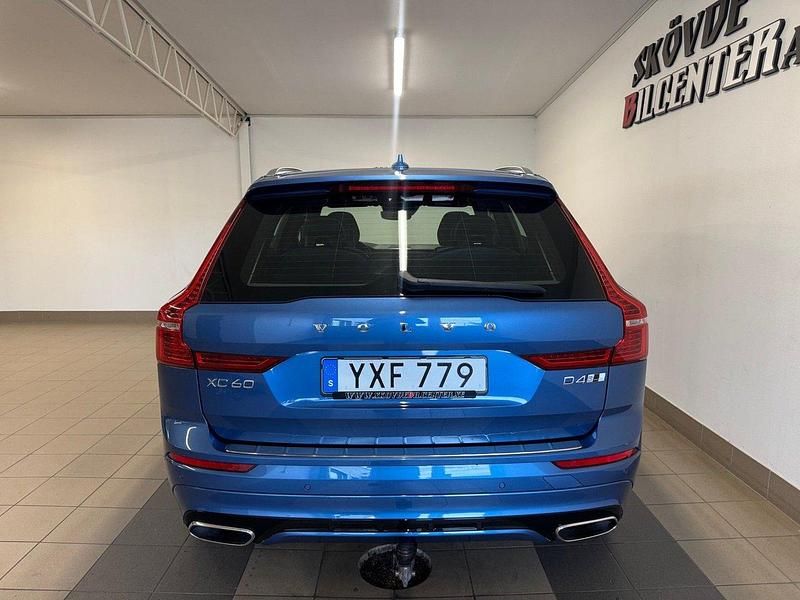Begagnad Volvo XC60 R-Design 191 HK (140 kW) 2017 Blå SUV