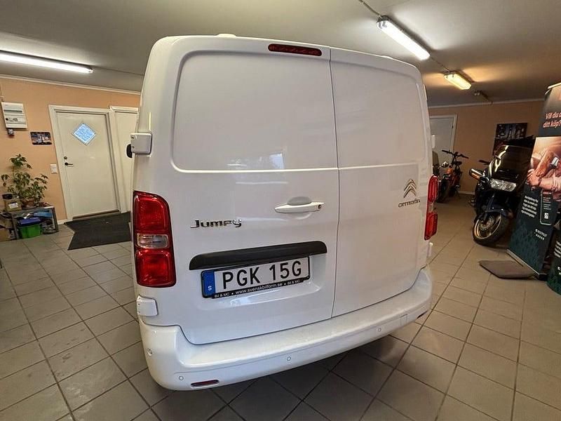 Begagnad Citroën Jumpy 122 HK (89 kW) 2019 Vit Minibuss
