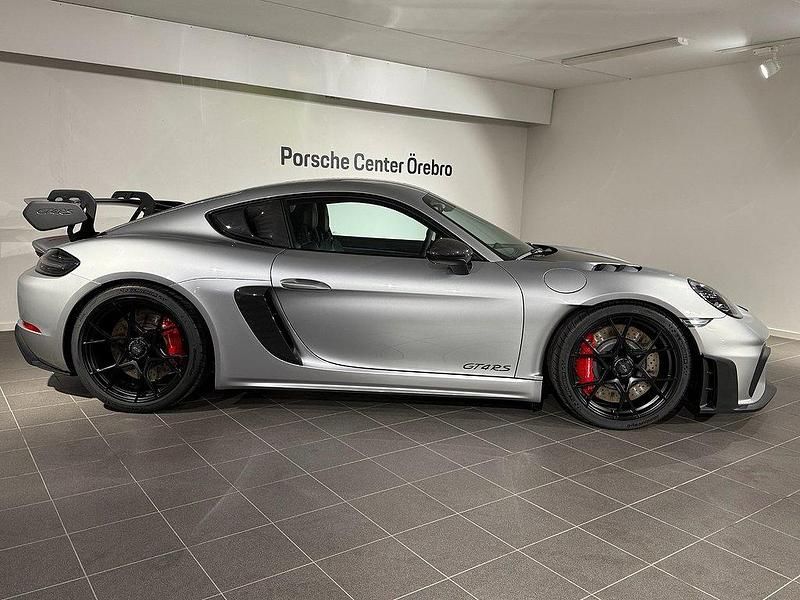 Ny Porsche 718 Cayman GT4 501 HK (368 kW) 2025 Silver Sportkupé