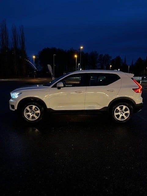 Begagnad 2018 Volvo XC40 SUV | 250 000 kr (Superpris) - Bild 1/4