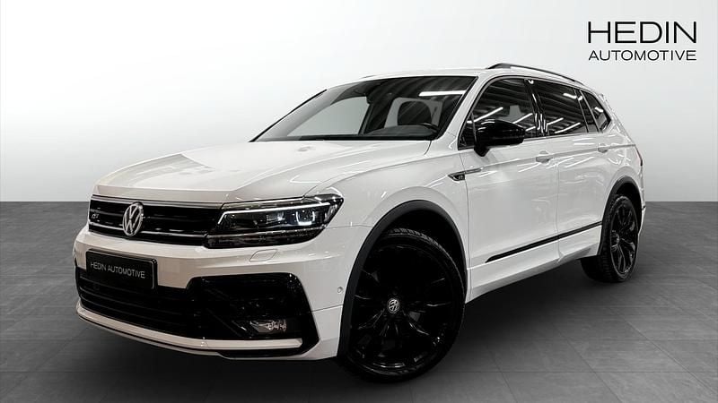 Vit Begagnad 2021 VW Tiguan GT SUV | 318 700 kr (Marknadspris) - Bild 1/4