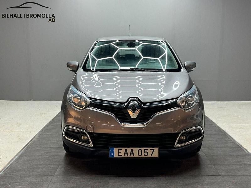 Grå Begagnad 2015 Renault Captur SUV | 99 900 kr (Bra pris) - Bild 1/4