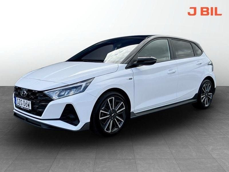 Vit Begagnad 2022 Hyundai i20 N Line Halvkombi | 198 900 kr (Marknadspris) - Bild 1/4