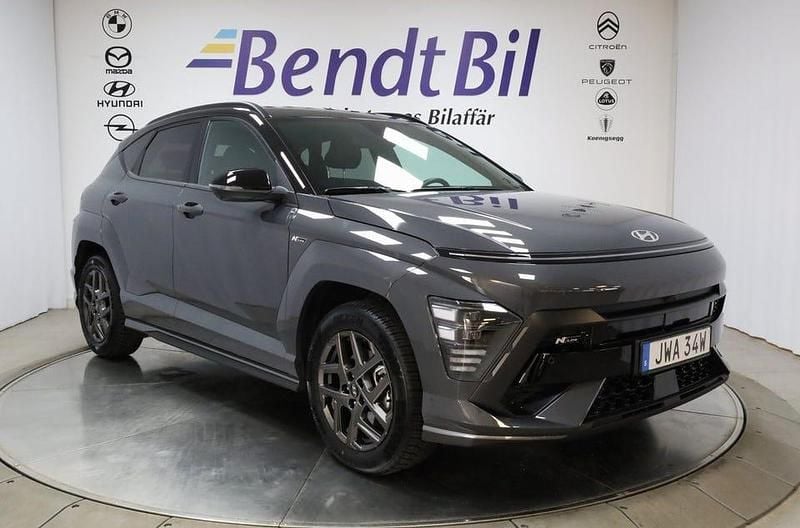 Ecotronic grey Begagnad 2024 Hyundai Kona N Line SUV | 318 900 kr (Superpris) - Bild 1/3
