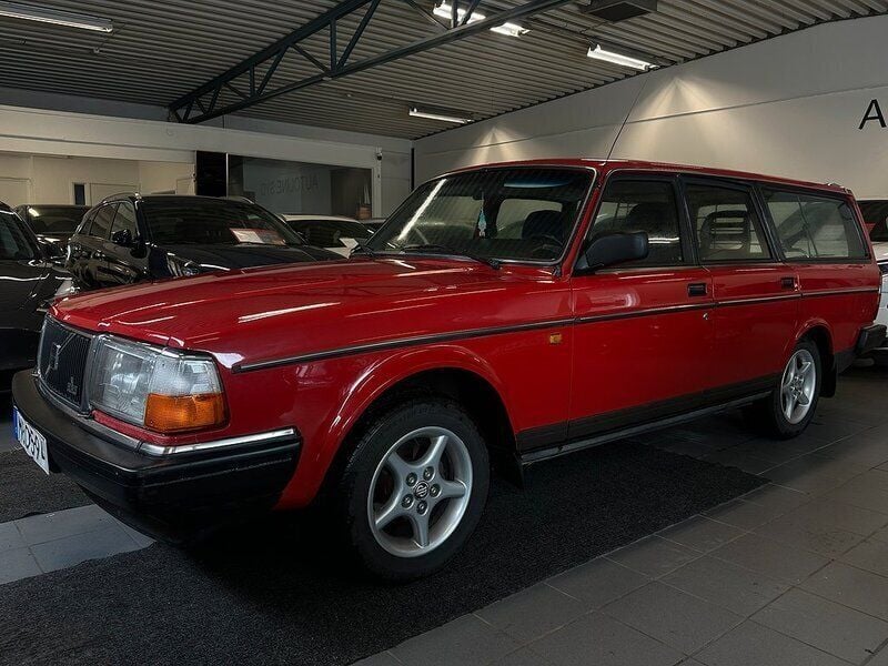 Röd Begagnad 1989 Volvo 240 Kombi | 59 800 kr - Bild 1/4