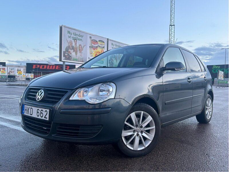 Grå Begagnad 2008 VW Polo Comfortline Halvkombi | 35 000 kr - Bild 1/4