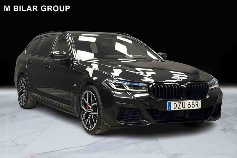 Svart Begagnad 2023 BMW 530e Kombi | 479 000 kr (Dyr) - Bild 1/1