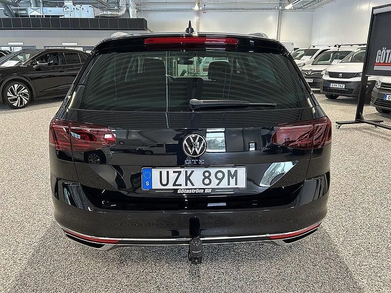 Begagnad VW Passat GTE 156 HK (114 kW) 2023 Svart Kombi